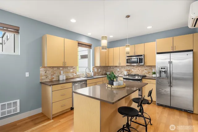 $1,000,000 | 1550 Northwest 60th Street, Seattle, WA 98107