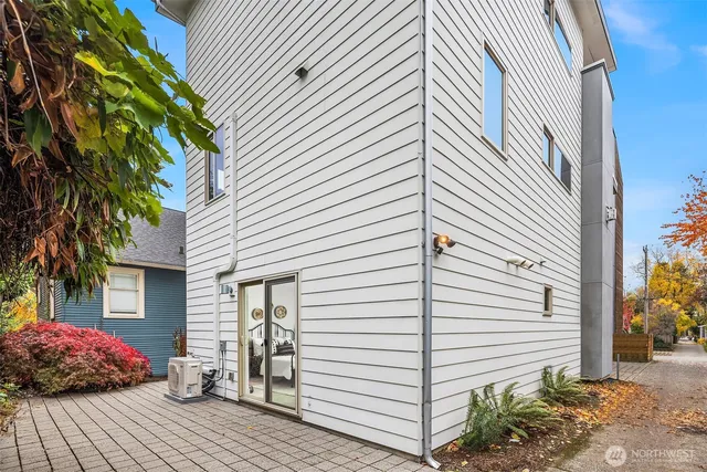 $1,000,000 | 1550 Northwest 60th Street, Seattle, WA 98107