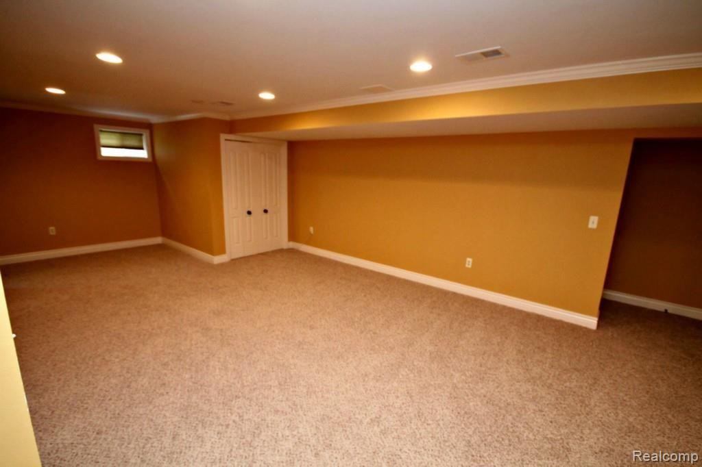 2030 Grace Avenue Rochester, MI 48309 - Photo 26 of 31 27.jpg