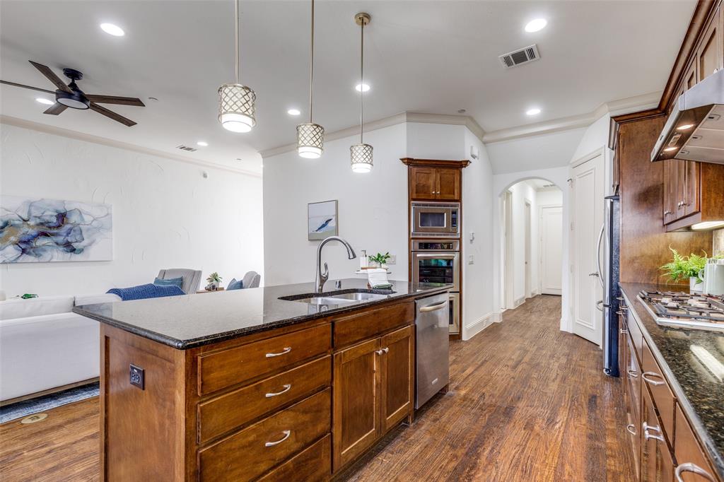 14739 Stanford Court Addison, TX 75254 - Photo 8 of 26