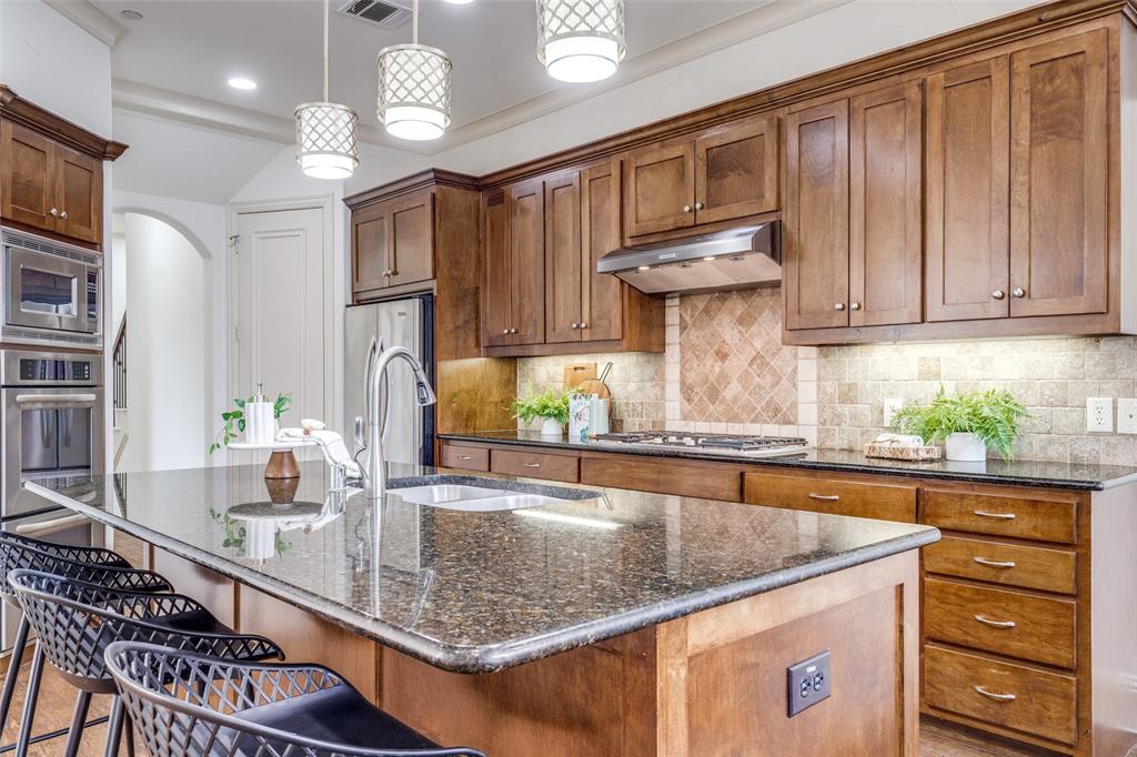 14739 Stanford Court Addison, TX 75254 - Photo 9 of 26