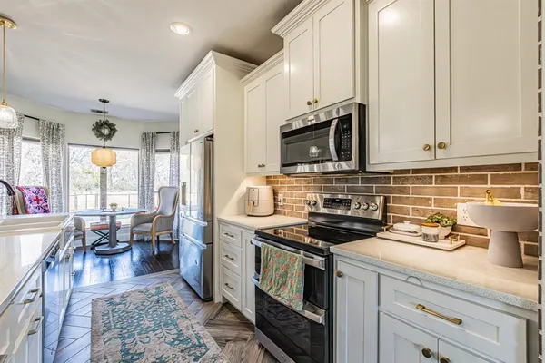 $625,000 | 188 South Bear Creek Lane, Cresson, TX 76035