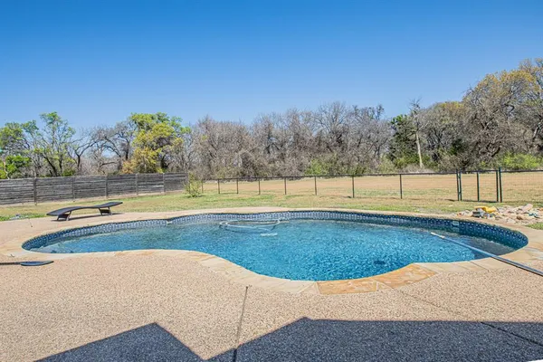 $625,000 | 188 South Bear Creek Lane, Cresson, TX 76035