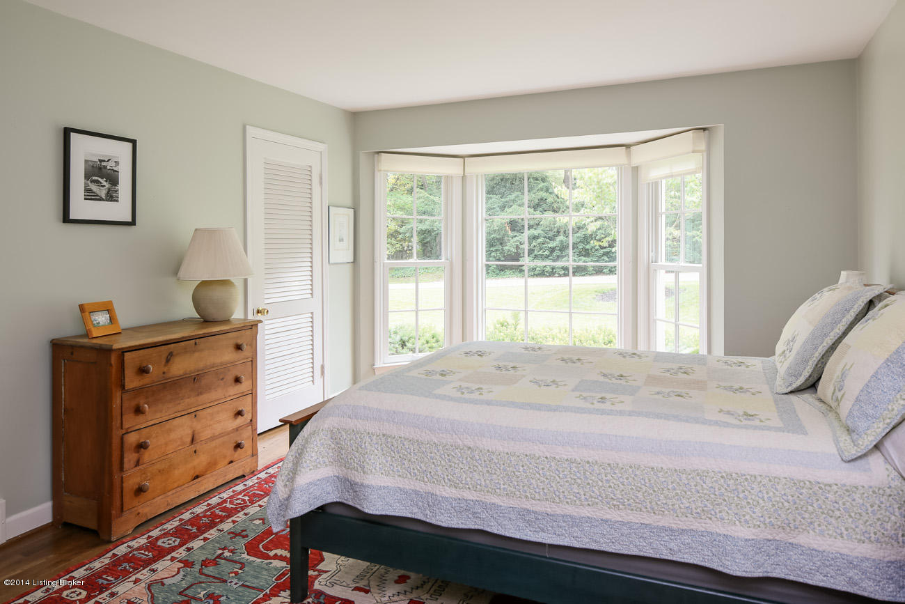 5609 Apache Road Louisville, KY 40207 - Photo 15 of 43 RealTourCast - J Middleton - Apache (14