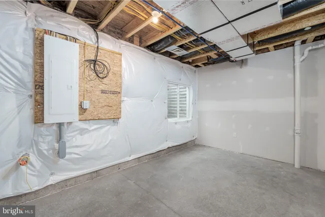 a view of utility room