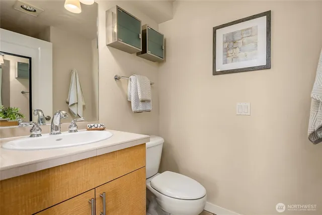 $399,000 | 626 4th Avenue West, Unit 403, Seattle, WA 98119