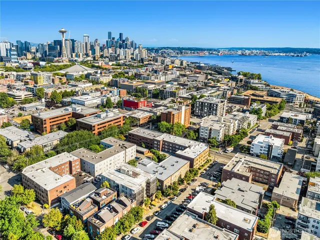 $399,000 | 626 4th Avenue West, Unit 403, Seattle, WA 98119