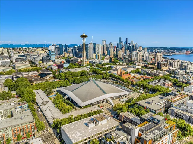 $399,000 | 626 4th Avenue West, Unit 403, Seattle, WA 98119