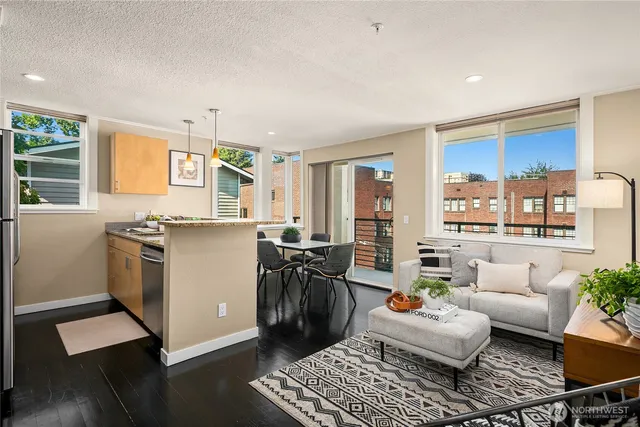 $399,000 | 626 4th Avenue West, Unit 403, Seattle, WA 98119