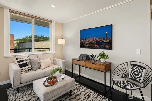 $399,000 | 626 4th Avenue West, Unit 403, Seattle, WA 98119