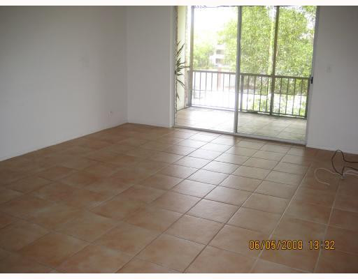 3650 Inverrary Drive, Unit 3YG Lauderhill, FL 33319 - Photo 4 of 6 Living Room