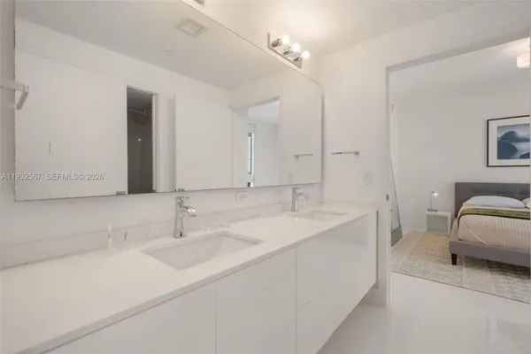 $7,000 | 600 Northeast 27th Street, Unit 2401, Miami, FL 33137