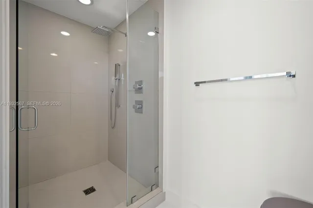 $7,000 | 600 Northeast 27th Street, Unit 2401, Miami, FL 33137