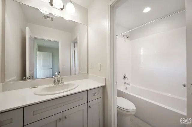 $674,490 | Undisclosed Address, Bakersfield, CA 93306