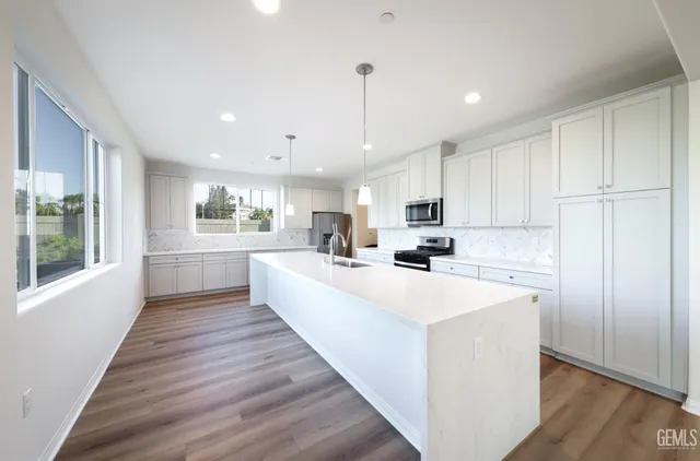 $674,490 | Undisclosed Address, Bakersfield, CA 93306