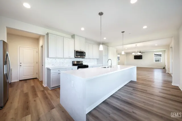 $674,490 | Undisclosed Address, Bakersfield, CA 93306