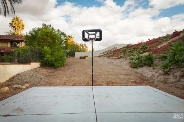 $674,490 | Undisclosed Address, Bakersfield, CA 93306