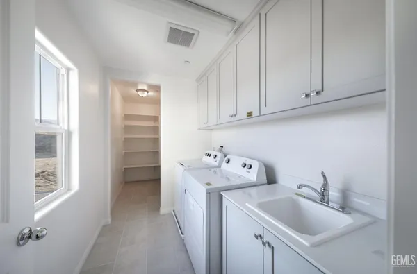 $674,490 | Undisclosed Address, Bakersfield, CA 93306