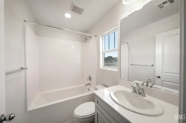 $674,490 | Undisclosed Address, Bakersfield, CA 93306