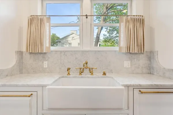 $1,849,000 | 410 Rice Avenue, Waco, TX 76708