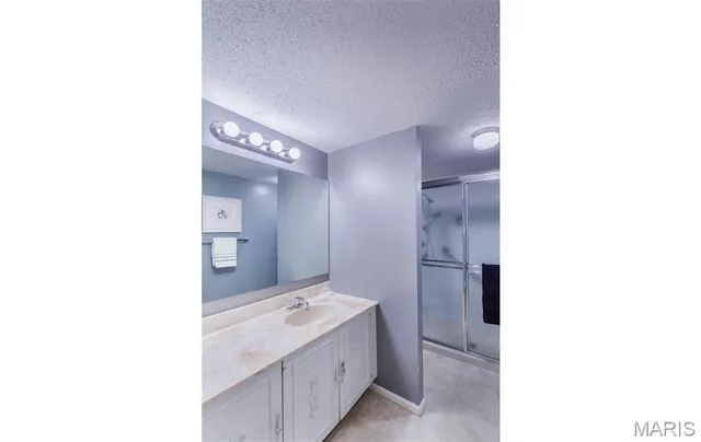 $137,500 | 10381 Oxford Hill Drive, Unit 14, St. Louis, MO 63146