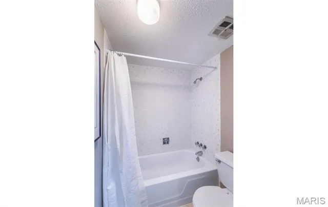 $137,500 | 10381 Oxford Hill Drive, Unit 14, St. Louis, MO 63146