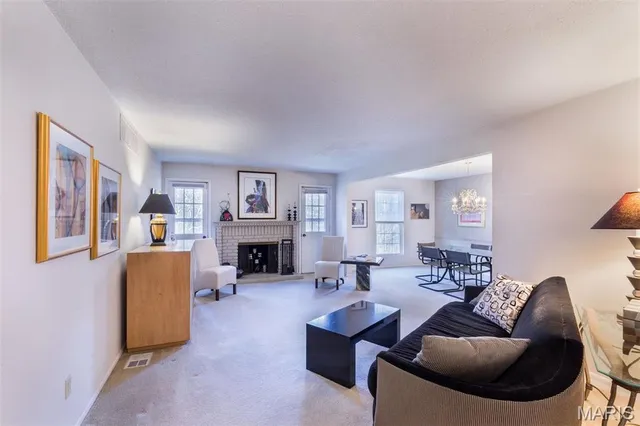 $137,500 | 10381 Oxford Hill Drive, Unit 14, St. Louis, MO 63146