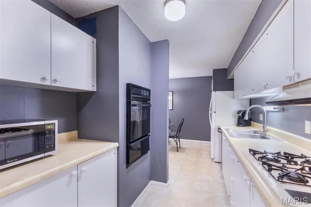 $137,500 | 10381 Oxford Hill Drive, Unit 14, St. Louis, MO 63146