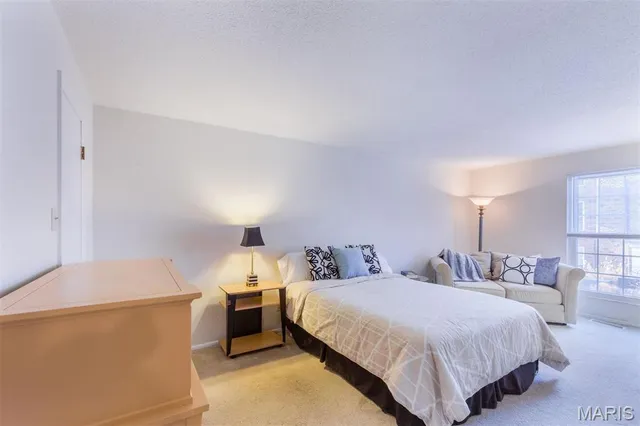 $137,500 | 10381 Oxford Hill Drive, Unit 14, St. Louis, MO 63146