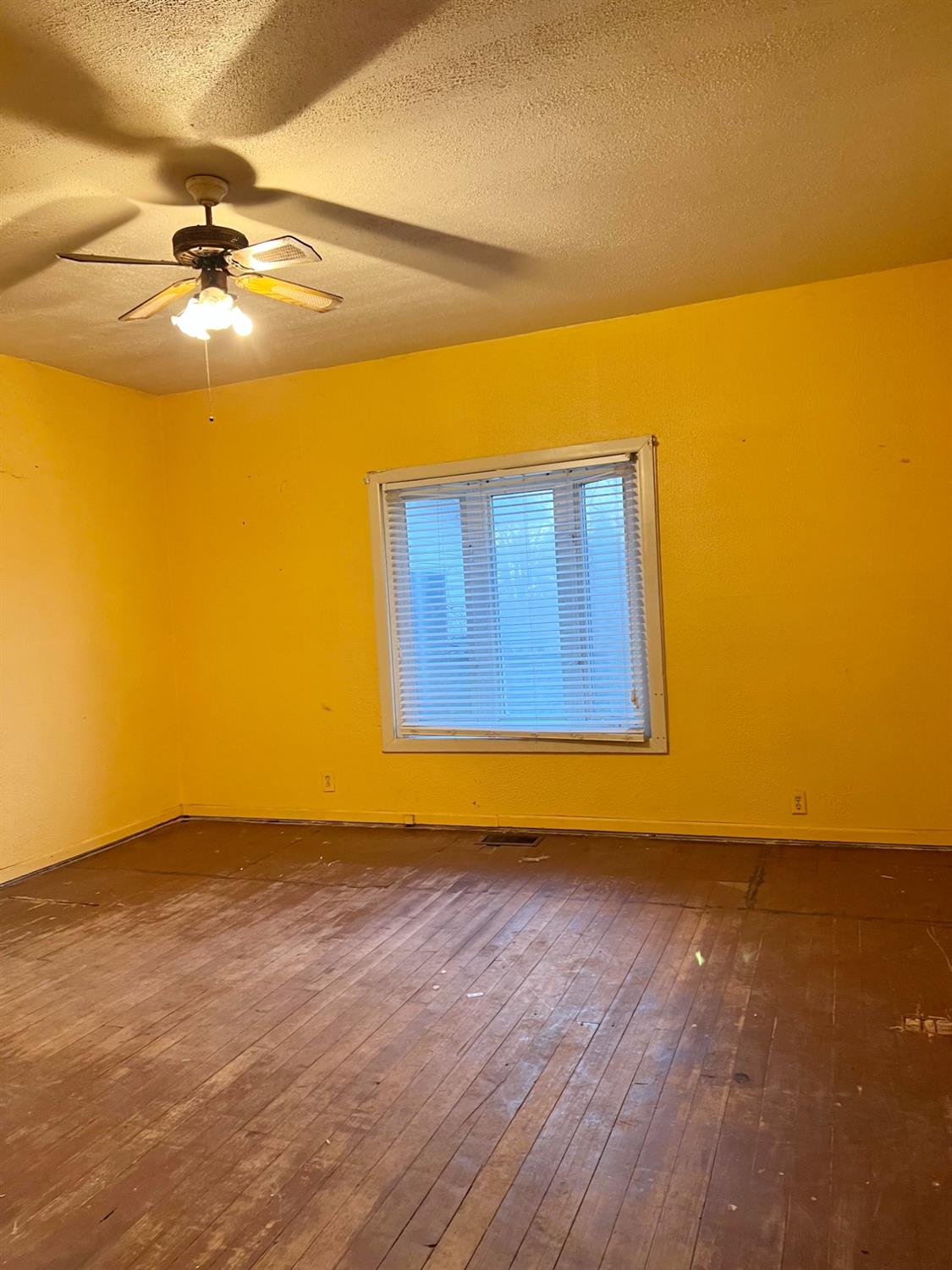 8212 South Range Road Union Mills, IN 46382 - Photo 3 of 17 1125x1500