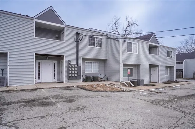 $149,900 | 1505 West 25th Court, Lawrence, KS 66046