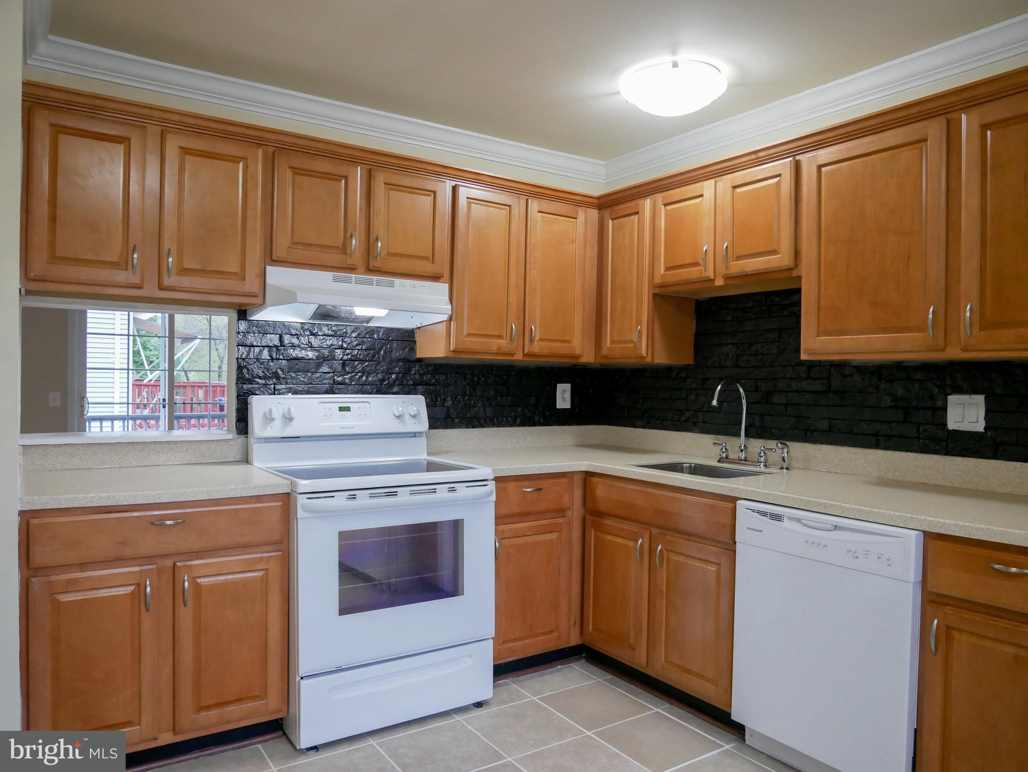 1655 Colonial Way Frederick, MD 21702 - Photo 6 of 39