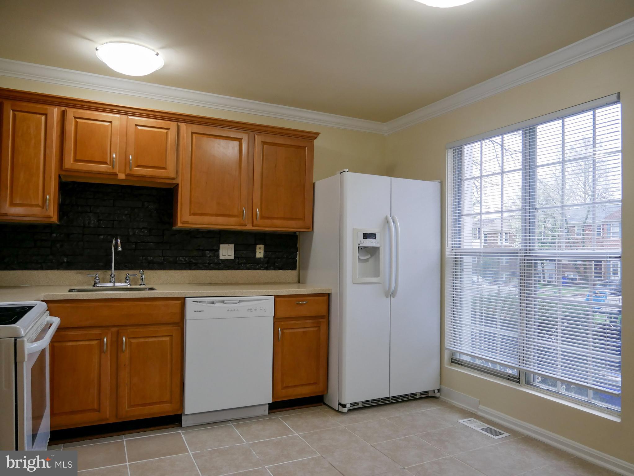 1655 Colonial Way Frederick, MD 21702 - Photo 7 of 39