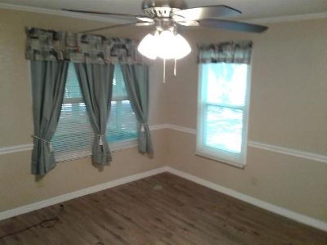 106 Putnam Loop Road Melrose, FL 32666 - Photo 4 of 28 a view of a room with a window