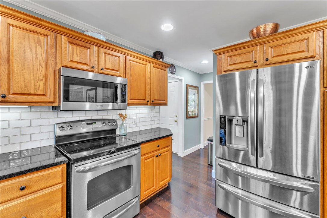 154 Hammond School Road Anderson, SC 29621 - Photo 11 of 33 This thoughtfully designed kitchen boasts efficient stainless steel appliances and abundant cabinetry.