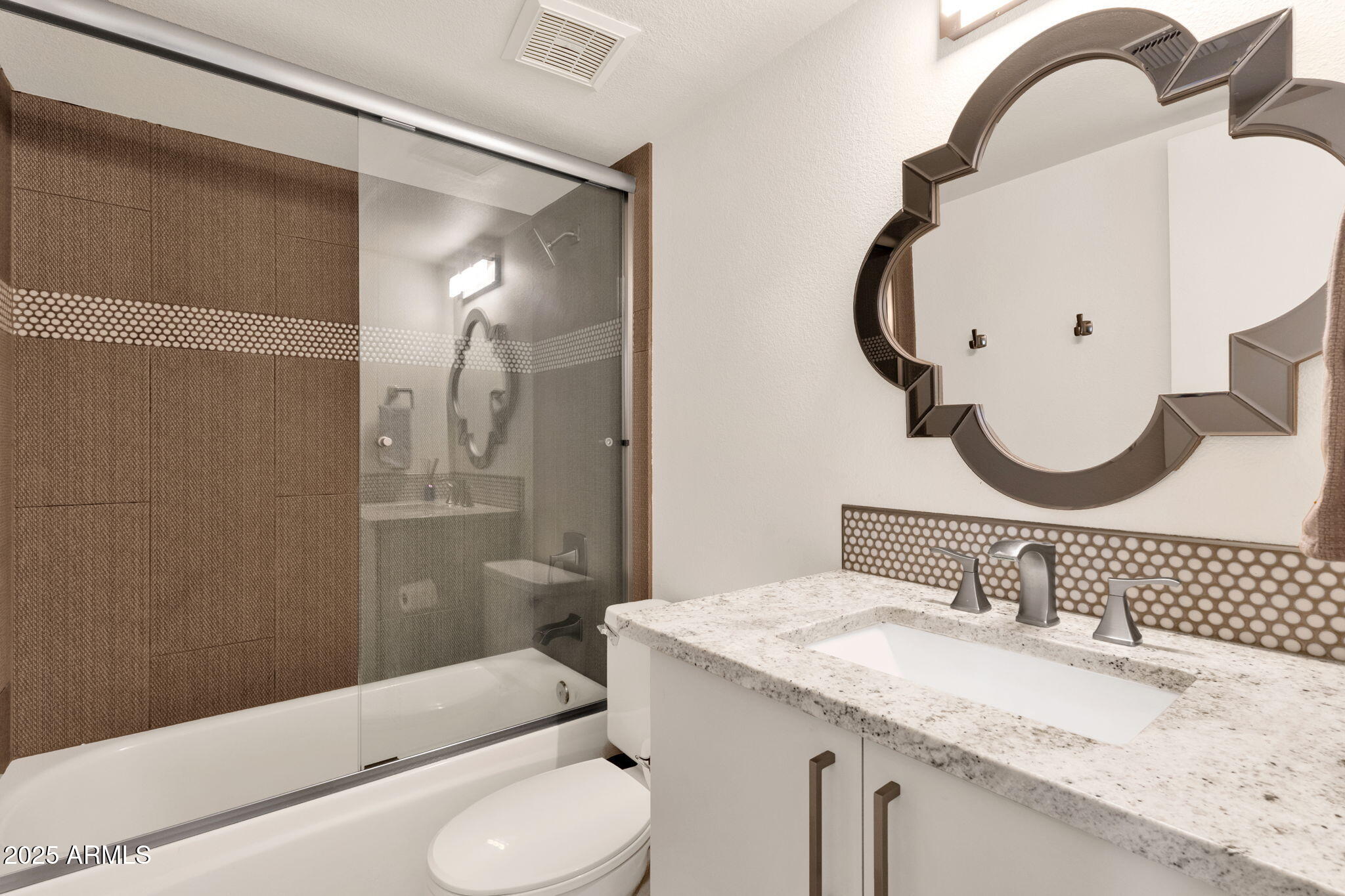 5217 North 24th Street, Unit 108 Phoenix, AZ 85016 - Photo 12 of 34 24-web-or-mls-5217-n-24th-st-108