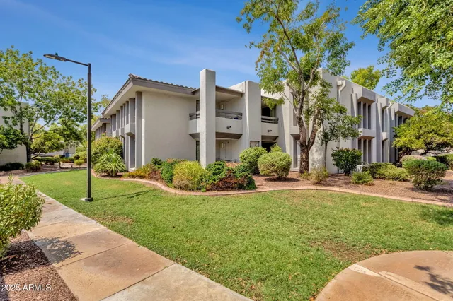 $2,900 | 5217 North 24th Street, Unit 108, Phoenix, AZ 85016