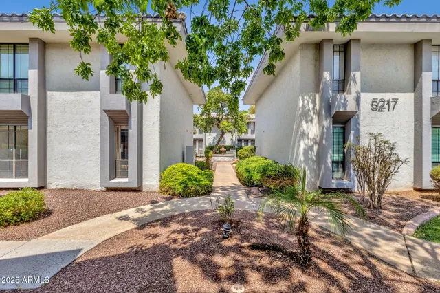 $2,900 | 5217 North 24th Street, Unit 108, Phoenix, AZ 85016