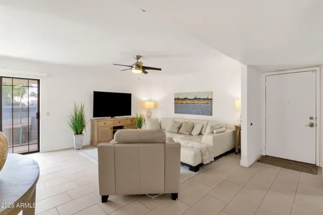 $2,900 | 5217 North 24th Street, Unit 108, Phoenix, AZ 85016