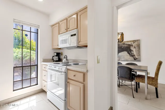 $2,900 | 5217 North 24th Street, Unit 108, Phoenix, AZ 85016