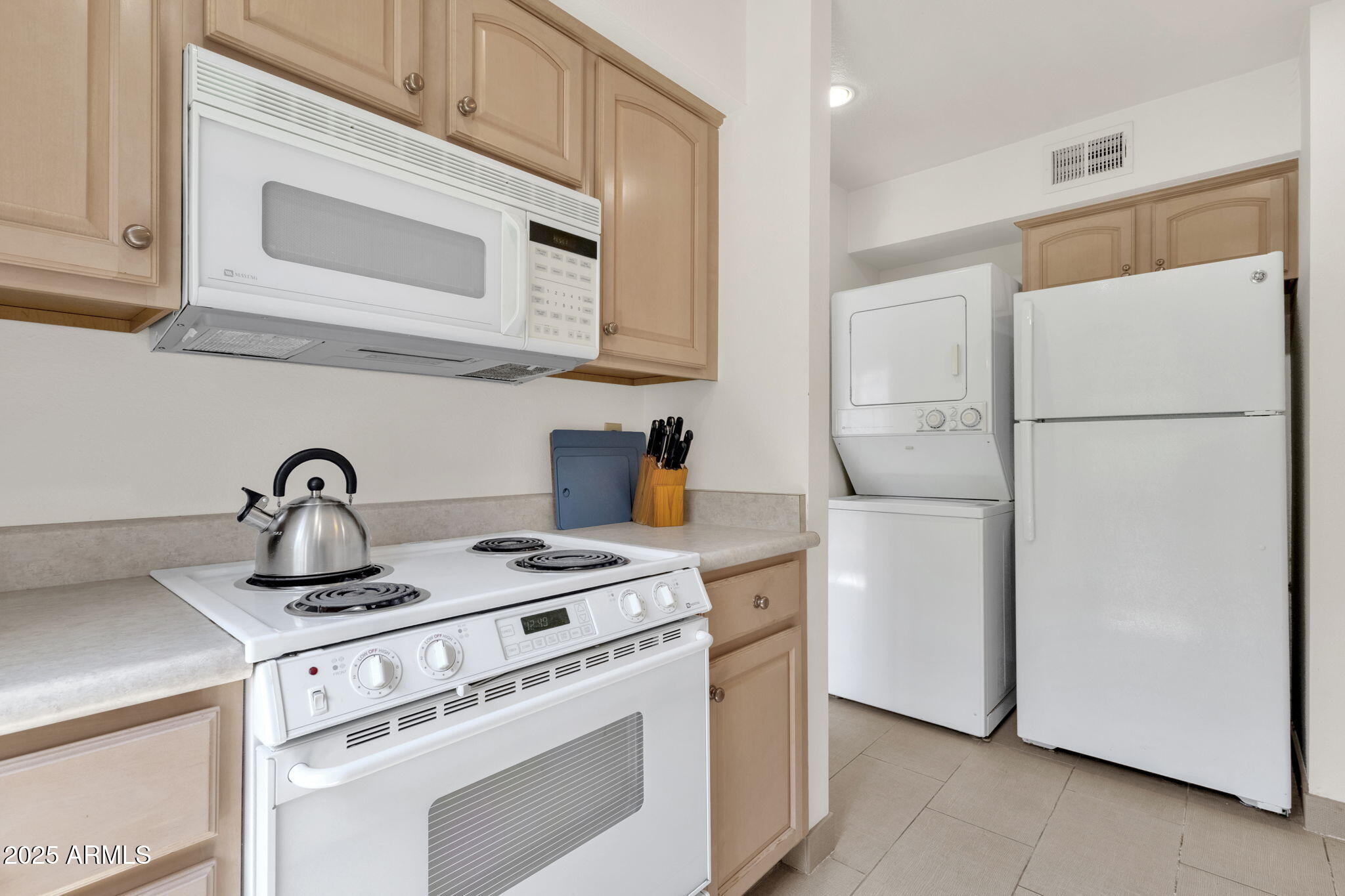 5217 North 24th Street, Unit 108 Phoenix, AZ 85016 - Photo 9 of 34 21-web-or-mls-5217-n-24th-st-108