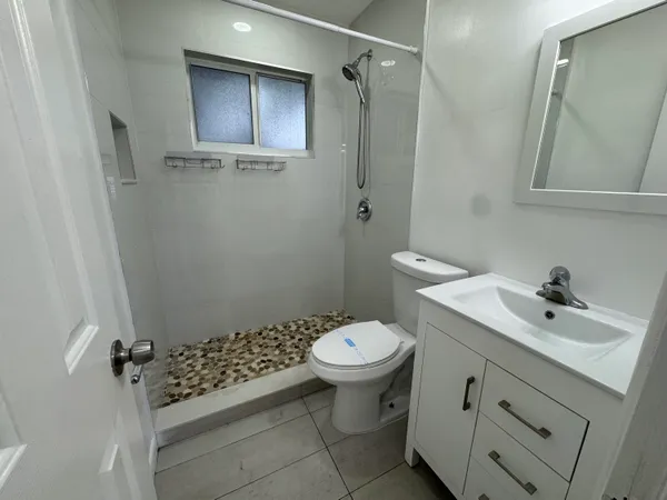$2,200 | 1235 Beach Road, Unit 4, Singer Island, FL 33404