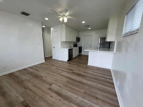 $2,200 | 1235 Beach Road, Unit 4, Singer Island, FL 33404