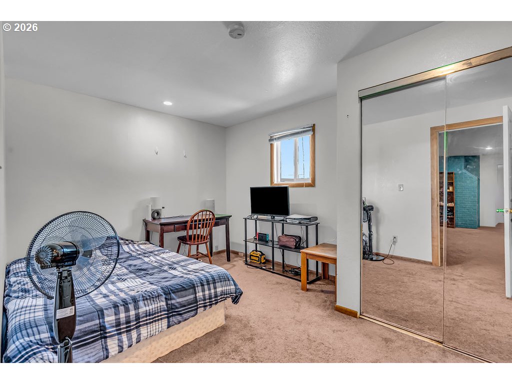 6637 Rochester Street Northeast Salem, OR 97305 - Photo 34 of 47