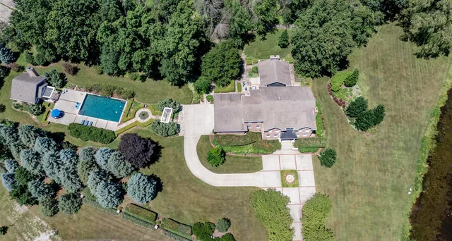 $1,350,000 | W9258 Lamise Way, Hortonville, WI 54944
