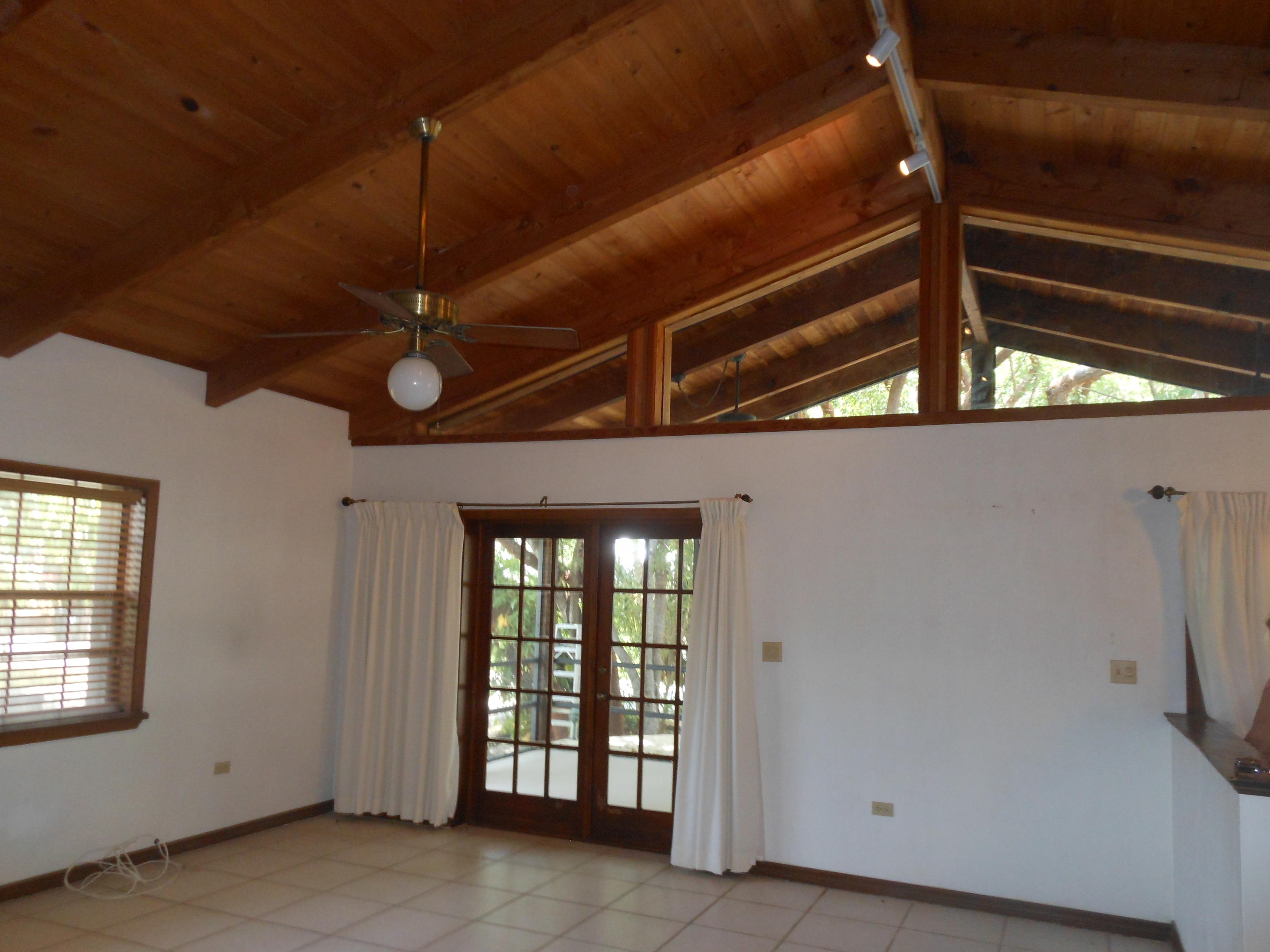 101 Gumbo Limbo Road Islamorada, FL 33036 - Photo 3 of 16 Living Room
