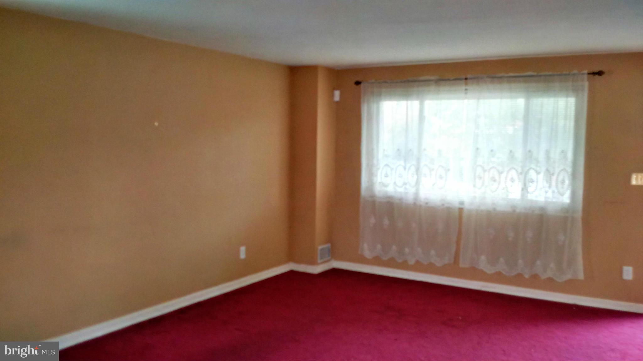 715 Decatur Place Northeast Washington, DC 20017 - Photo 3 of 21 Family Room