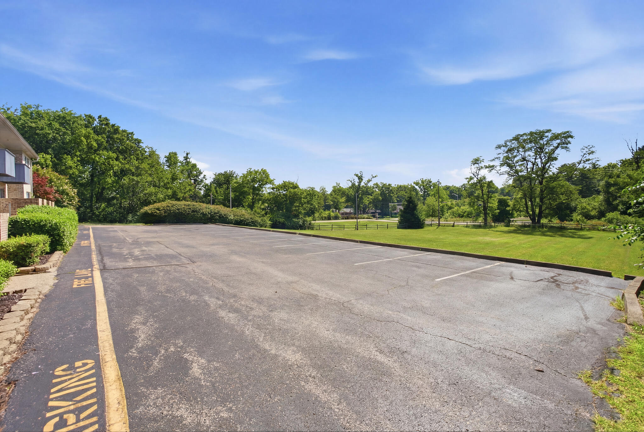 1092 Armstrong Mill Road, Unit B Lexington, KY 40517 - Photo 28 of 28 Parking Lot