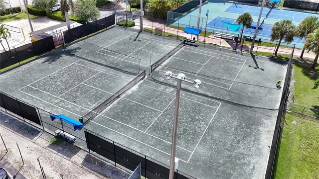 a view of an outdoor space