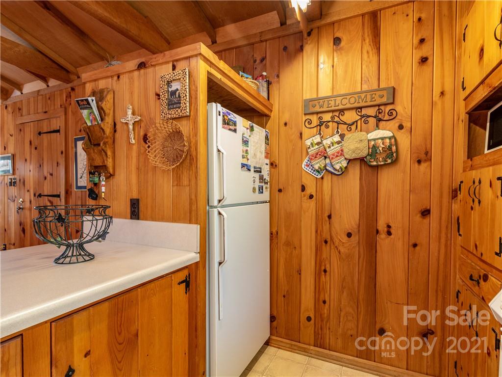 331 Strawberry Ridge Road Spruce Pine, NC 28777 - Photo 19 of 46 Gallery Image 19